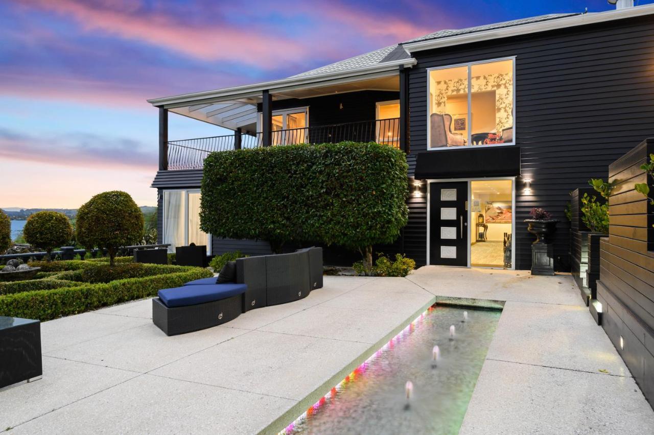 Black Swan Lakeside Boutique Hotel Rotorua Luaran gambar