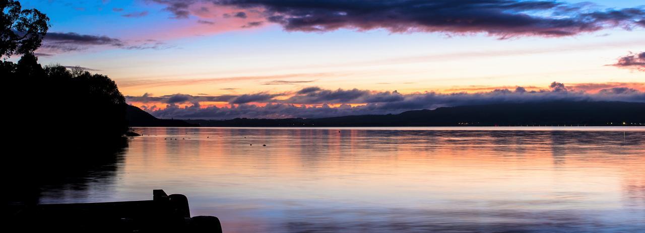 Black Swan Lakeside Boutique Hotel Rotorua Luaran gambar